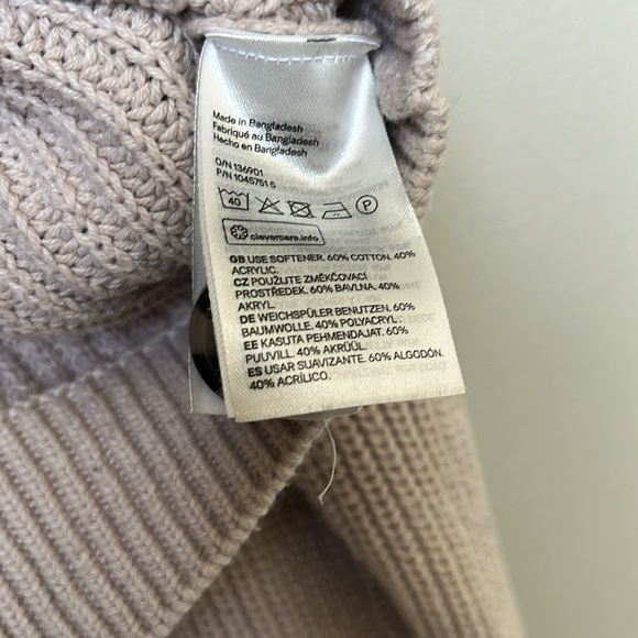 H&M Cardigan with Buttons - Picture 13 of 13